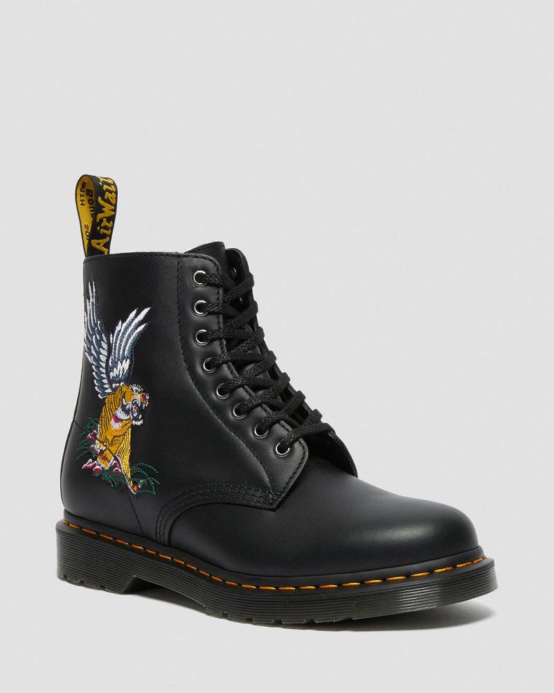 Dr Martens 1460 Souvenir Embroidered Læder Ankelstøvler Dame Sort | DK 20LIS